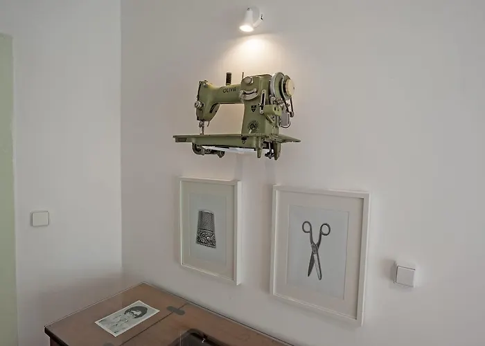 Local In Alfama! Alice Home, Near River 아파트 리스본