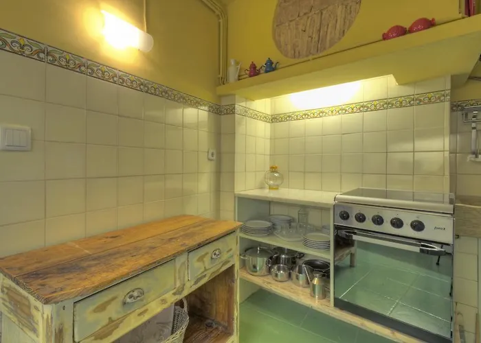 Local In Alfama! Alice Home, Near River 아파트 리스본