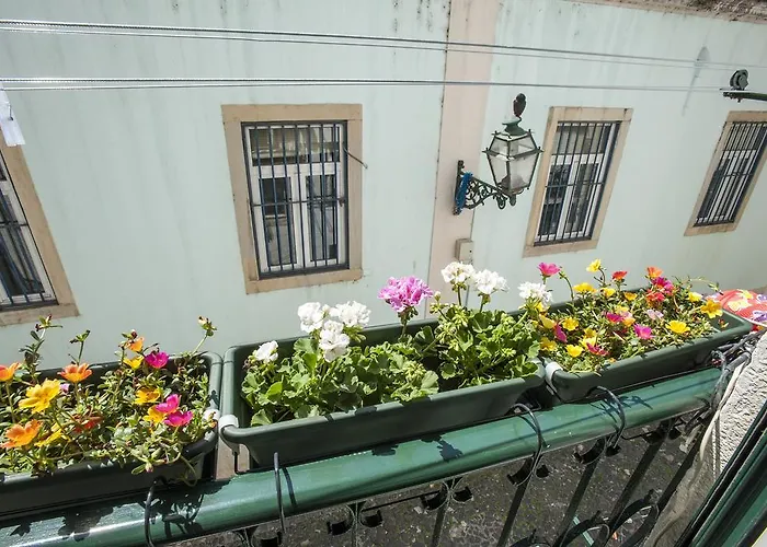 Local In Alfama! Alice Home, Near River *
